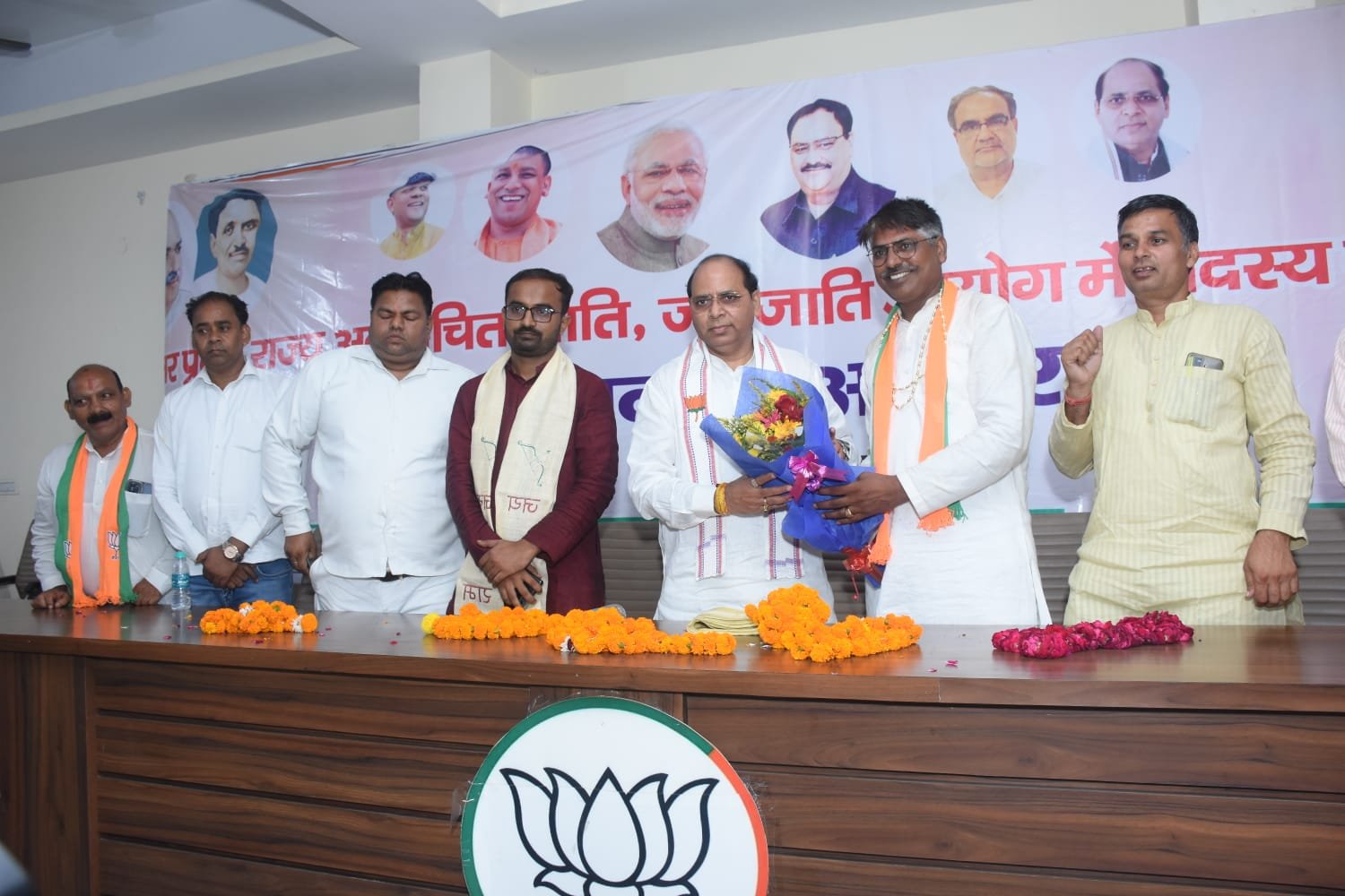 लखनऊ से प्रथम आगमन पर क्षेत्रीय उपाध्यक्ष हरेंद्र जाटव जी का हुआ जोरदार स्वागत।